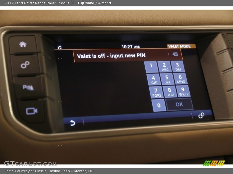 Fuji White / Almond 2019 Land Rover Range Rover Evoque SE