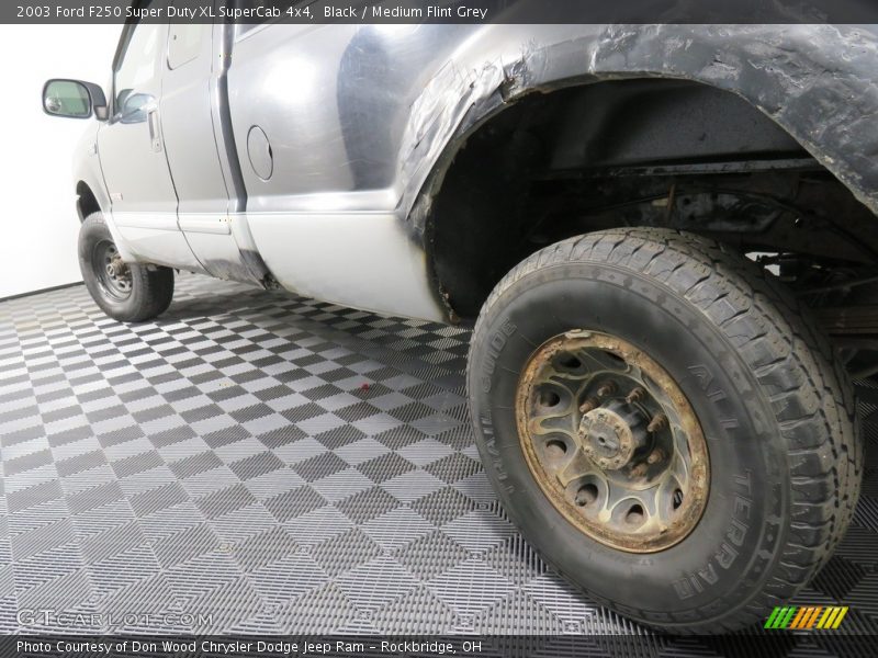Black / Medium Flint Grey 2003 Ford F250 Super Duty XL SuperCab 4x4