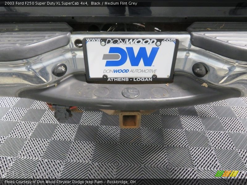 Black / Medium Flint Grey 2003 Ford F250 Super Duty XL SuperCab 4x4