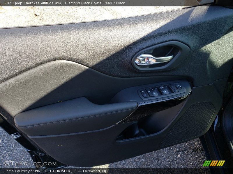 Diamond Black Crystal Pearl / Black 2020 Jeep Cherokee Altitude 4x4
