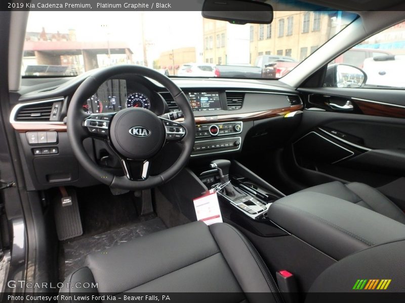 2019 Cadenza Premium Black Interior