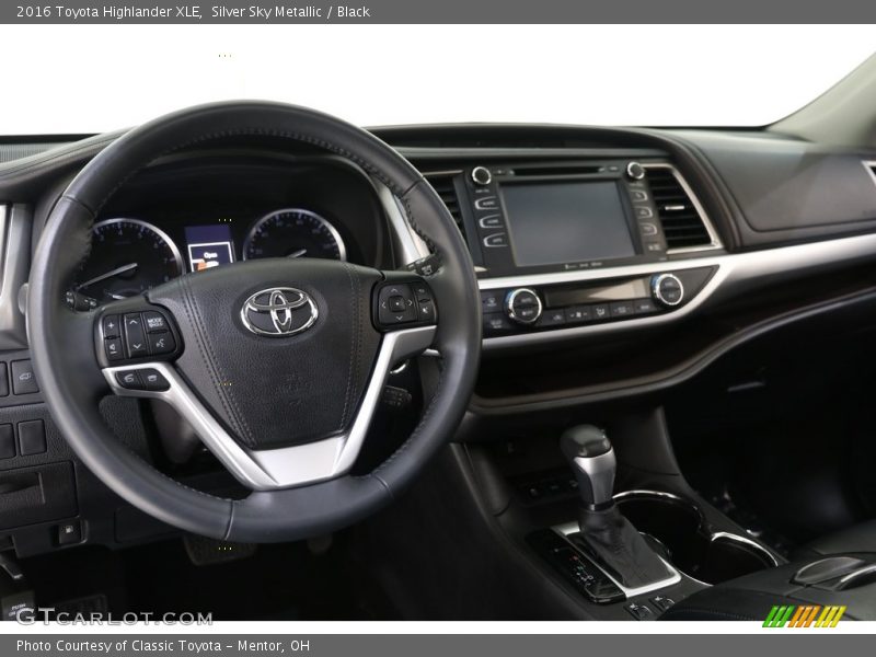 Silver Sky Metallic / Black 2016 Toyota Highlander XLE