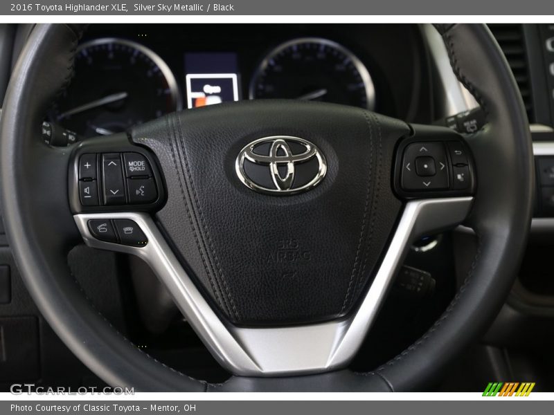 Silver Sky Metallic / Black 2016 Toyota Highlander XLE