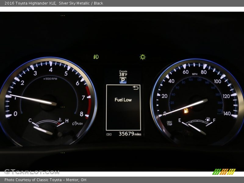 Silver Sky Metallic / Black 2016 Toyota Highlander XLE