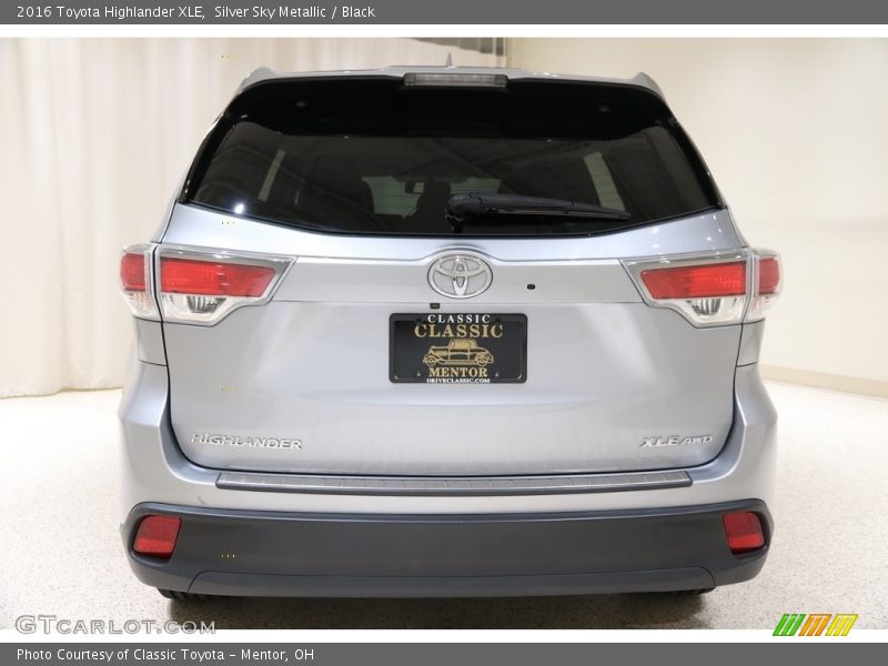 Silver Sky Metallic / Black 2016 Toyota Highlander XLE