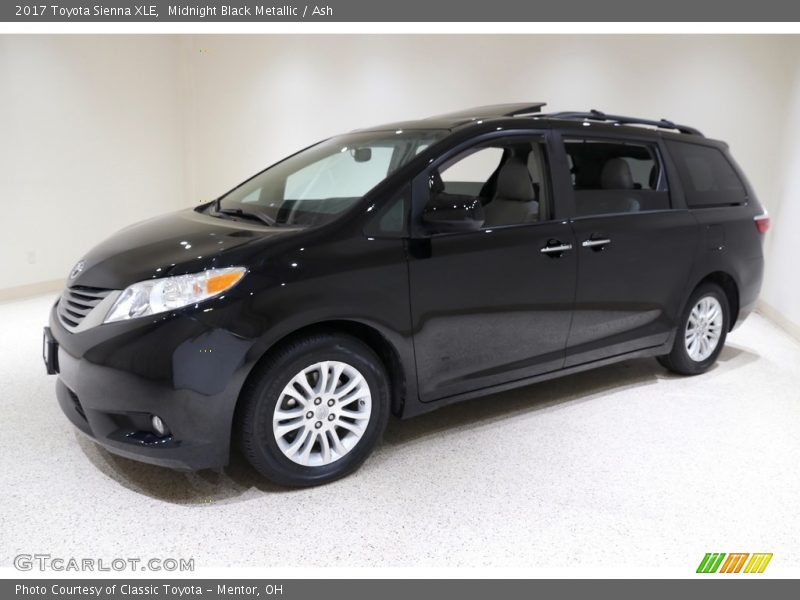 Midnight Black Metallic / Ash 2017 Toyota Sienna XLE