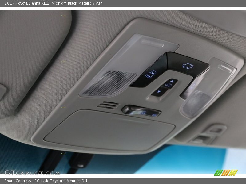 Midnight Black Metallic / Ash 2017 Toyota Sienna XLE