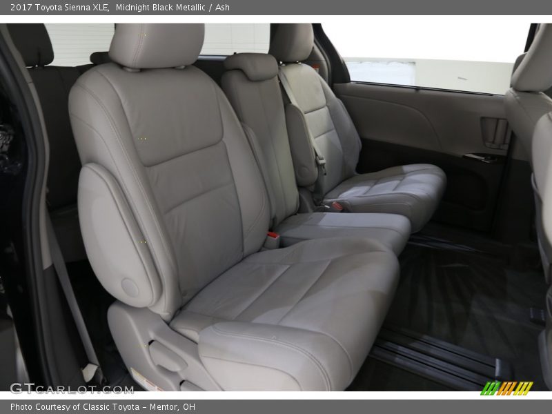 Midnight Black Metallic / Ash 2017 Toyota Sienna XLE