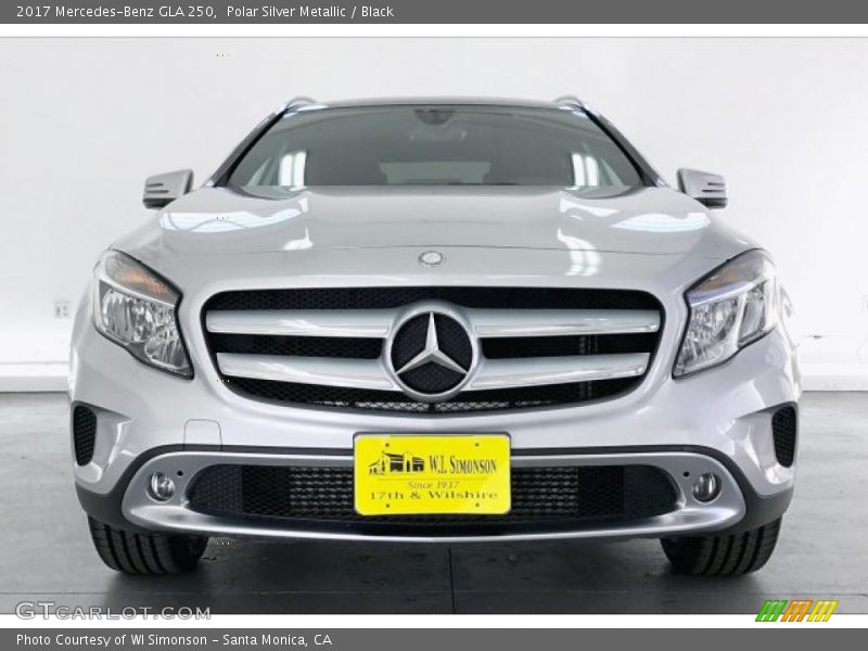 Polar Silver Metallic / Black 2017 Mercedes-Benz GLA 250