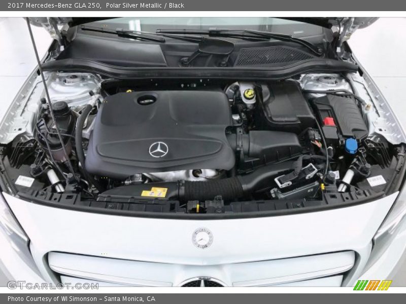Polar Silver Metallic / Black 2017 Mercedes-Benz GLA 250