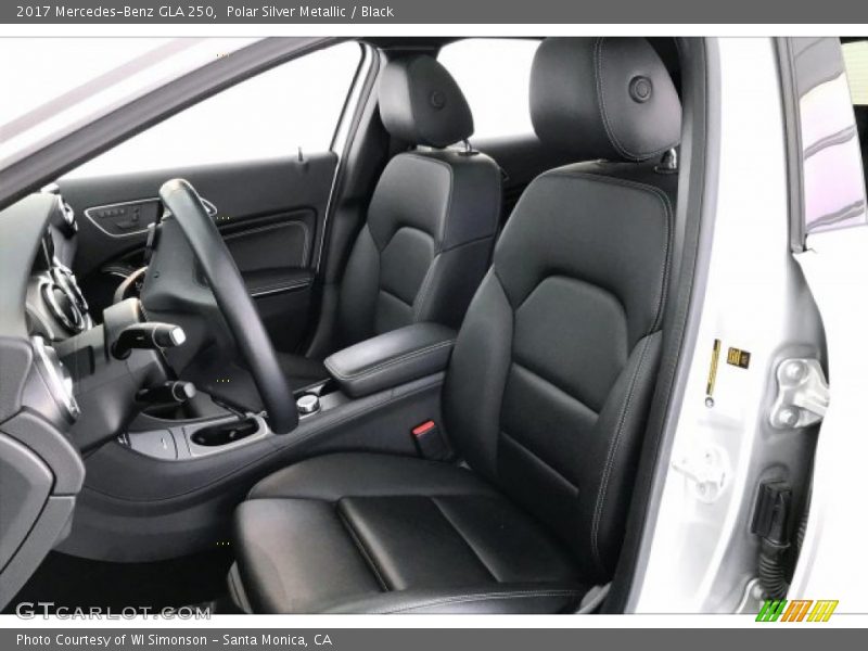 Polar Silver Metallic / Black 2017 Mercedes-Benz GLA 250