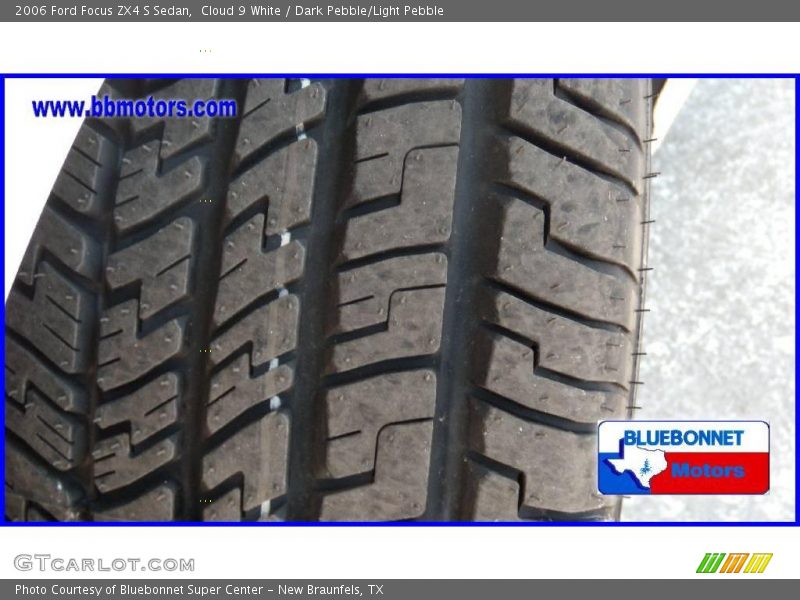 Cloud 9 White / Dark Pebble/Light Pebble 2006 Ford Focus ZX4 S Sedan