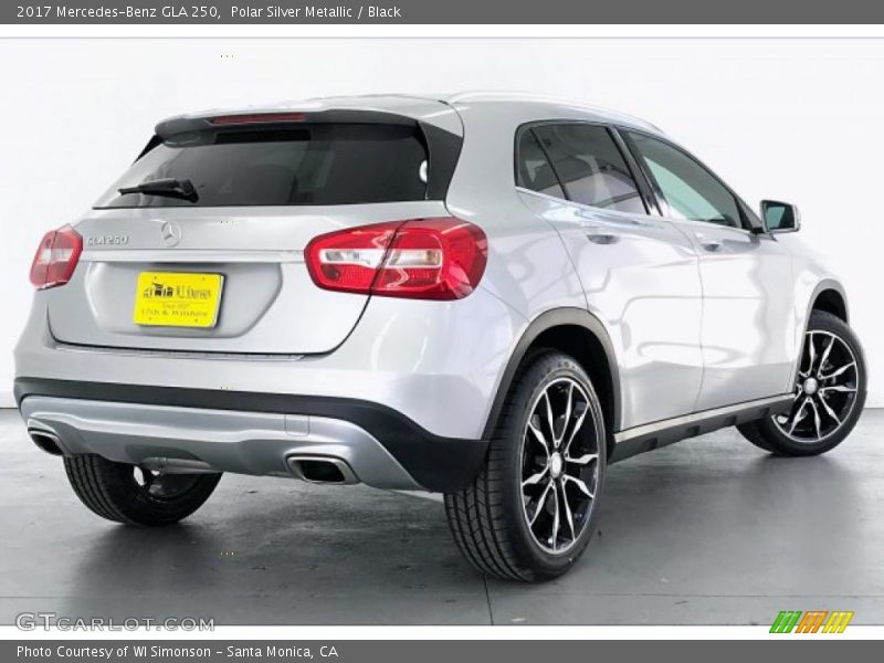 Polar Silver Metallic / Black 2017 Mercedes-Benz GLA 250