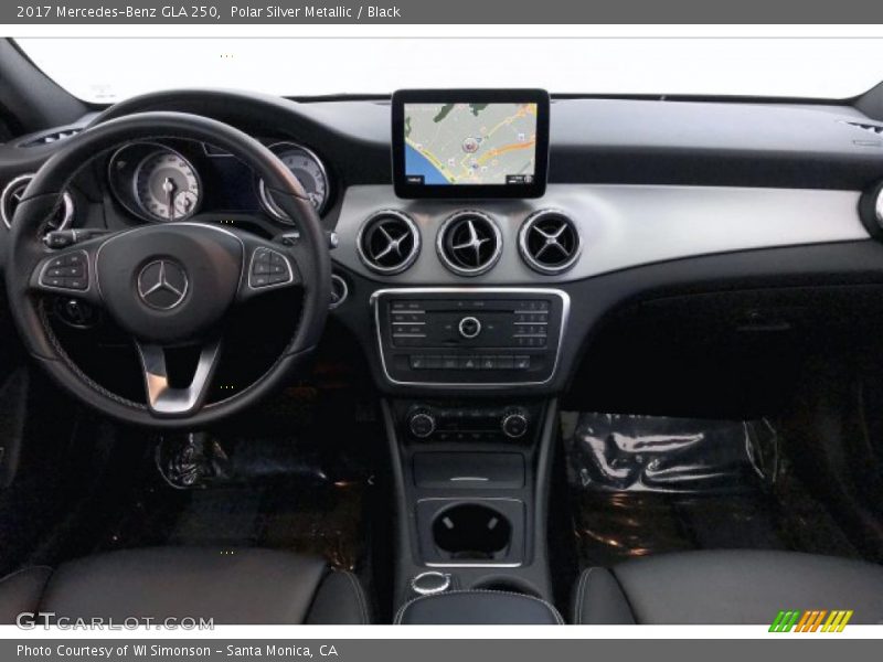 Polar Silver Metallic / Black 2017 Mercedes-Benz GLA 250