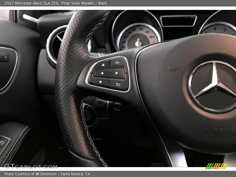 Polar Silver Metallic / Black 2017 Mercedes-Benz GLA 250