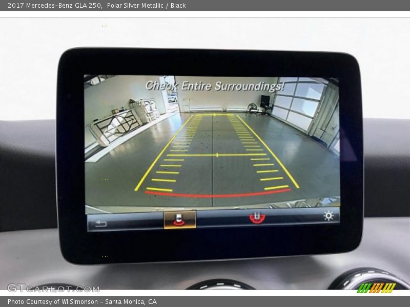 Polar Silver Metallic / Black 2017 Mercedes-Benz GLA 250