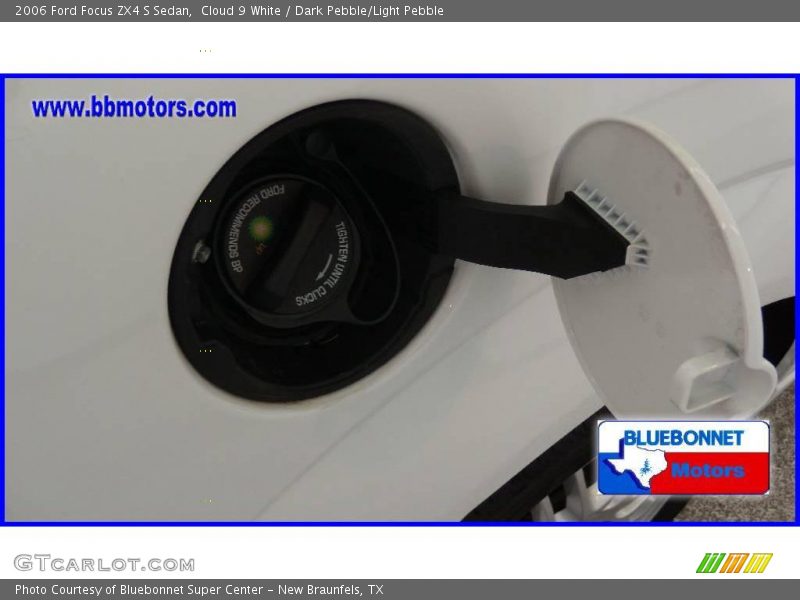 Cloud 9 White / Dark Pebble/Light Pebble 2006 Ford Focus ZX4 S Sedan