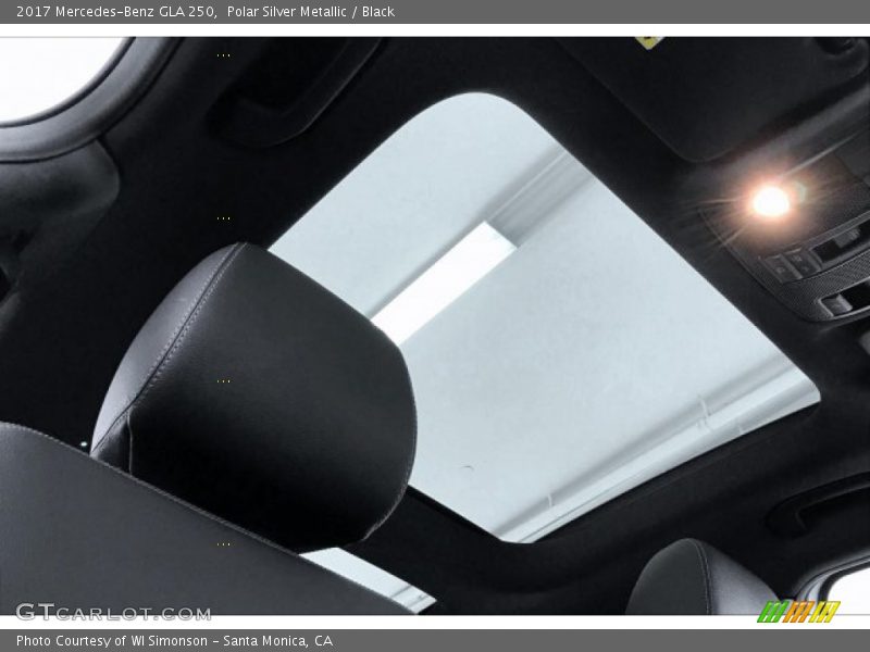 Polar Silver Metallic / Black 2017 Mercedes-Benz GLA 250