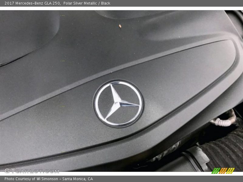Polar Silver Metallic / Black 2017 Mercedes-Benz GLA 250