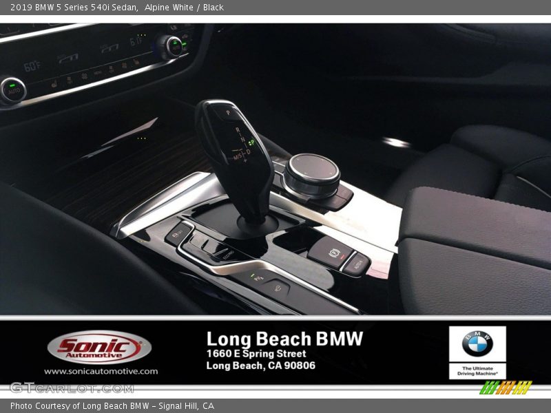 Alpine White / Black 2019 BMW 5 Series 540i Sedan
