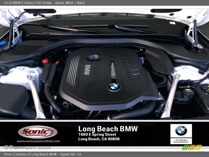 Alpine White / Black 2019 BMW 5 Series 540i Sedan