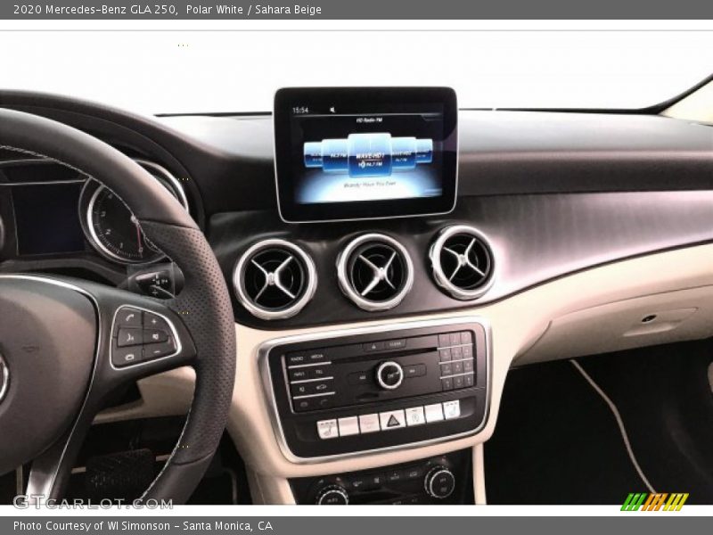 Polar White / Sahara Beige 2020 Mercedes-Benz GLA 250