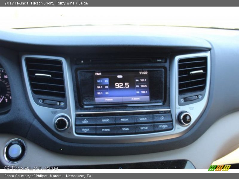 Ruby Wine / Beige 2017 Hyundai Tucson Sport
