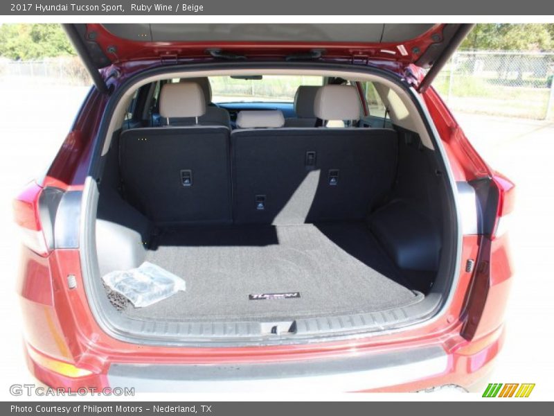 Ruby Wine / Beige 2017 Hyundai Tucson Sport