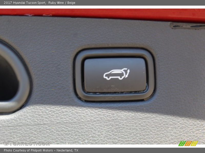 Ruby Wine / Beige 2017 Hyundai Tucson Sport