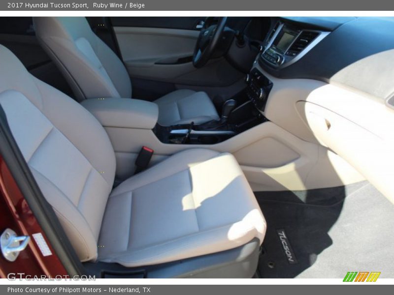 Ruby Wine / Beige 2017 Hyundai Tucson Sport