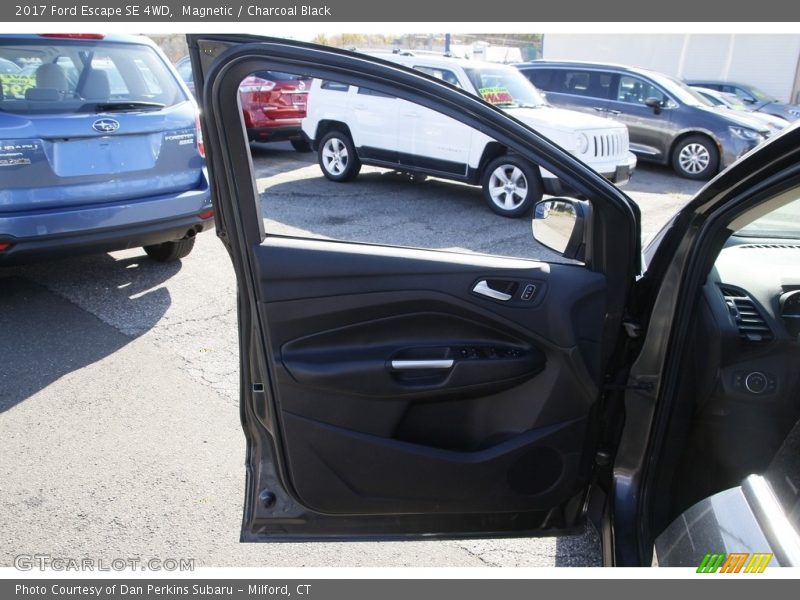 Magnetic / Charcoal Black 2017 Ford Escape SE 4WD