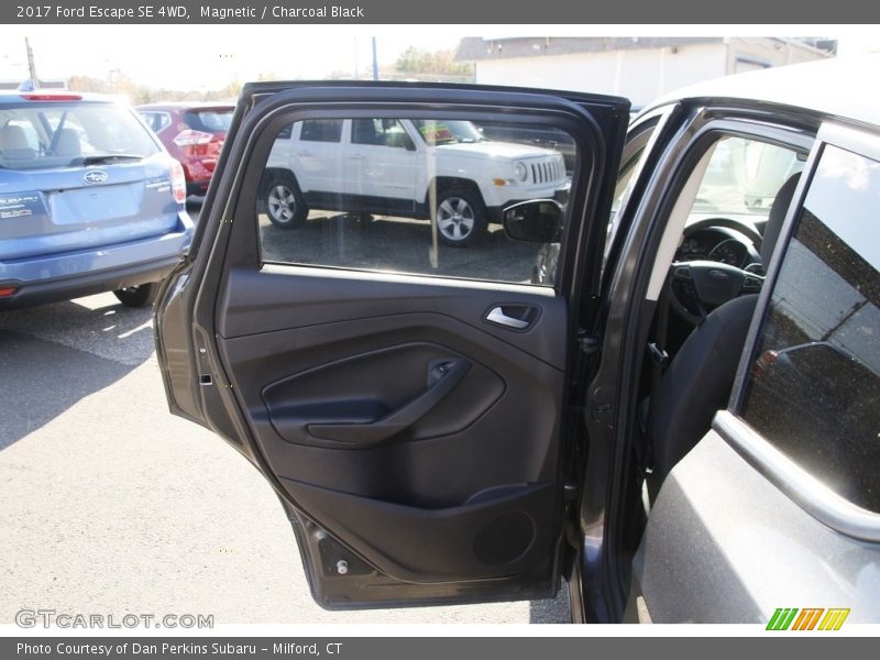 Magnetic / Charcoal Black 2017 Ford Escape SE 4WD