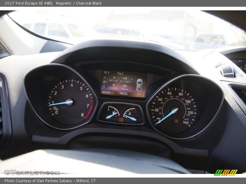 Magnetic / Charcoal Black 2017 Ford Escape SE 4WD