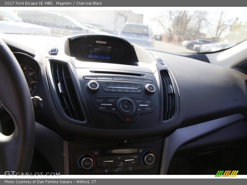 Magnetic / Charcoal Black 2017 Ford Escape SE 4WD