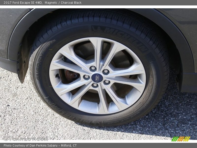 Magnetic / Charcoal Black 2017 Ford Escape SE 4WD