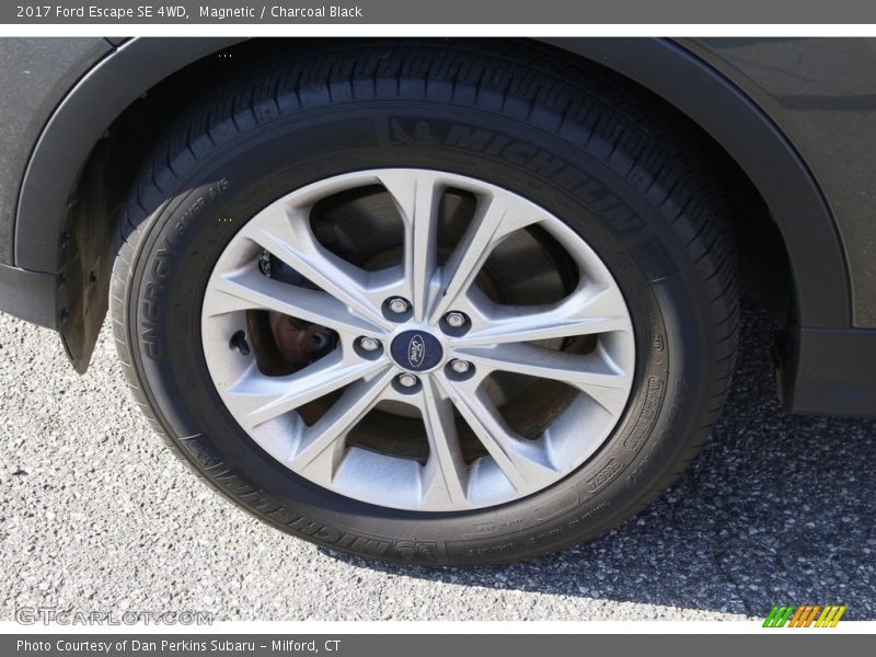Magnetic / Charcoal Black 2017 Ford Escape SE 4WD