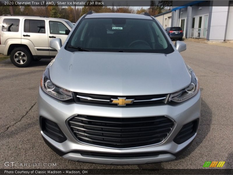 Silver Ice Metallic / Jet Black 2020 Chevrolet Trax LT AWD