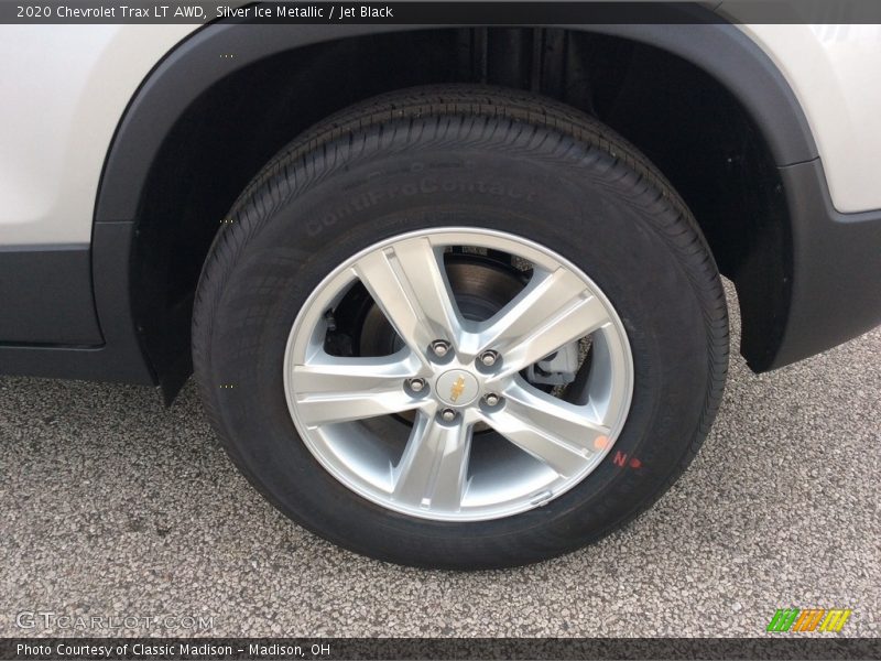 Silver Ice Metallic / Jet Black 2020 Chevrolet Trax LT AWD