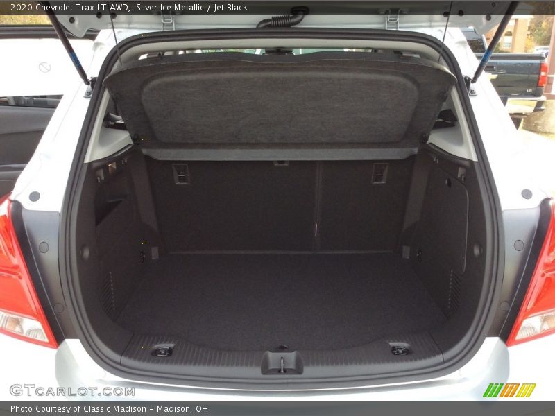 Silver Ice Metallic / Jet Black 2020 Chevrolet Trax LT AWD