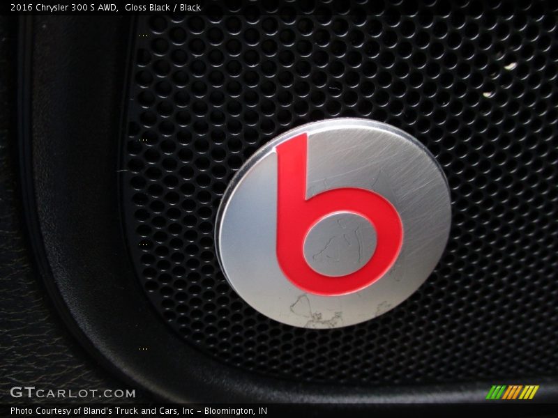 Gloss Black / Black 2016 Chrysler 300 S AWD