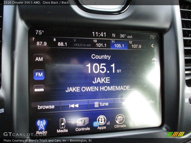 Gloss Black / Black 2016 Chrysler 300 S AWD