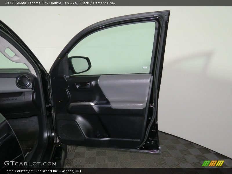 Black / Cement Gray 2017 Toyota Tacoma SR5 Double Cab 4x4