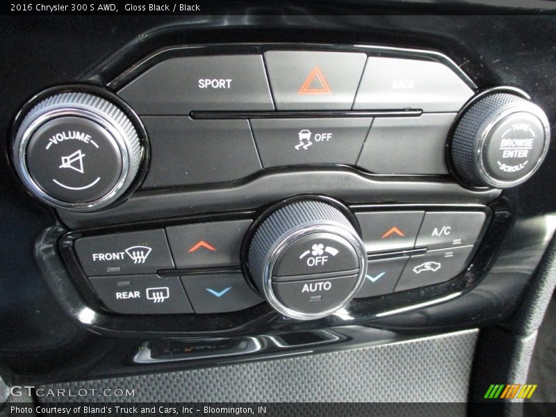 Gloss Black / Black 2016 Chrysler 300 S AWD