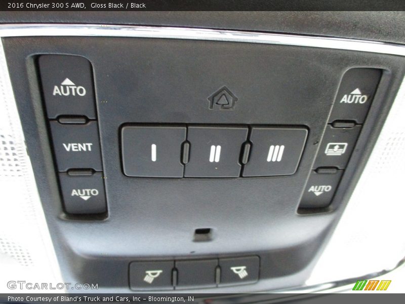 Gloss Black / Black 2016 Chrysler 300 S AWD