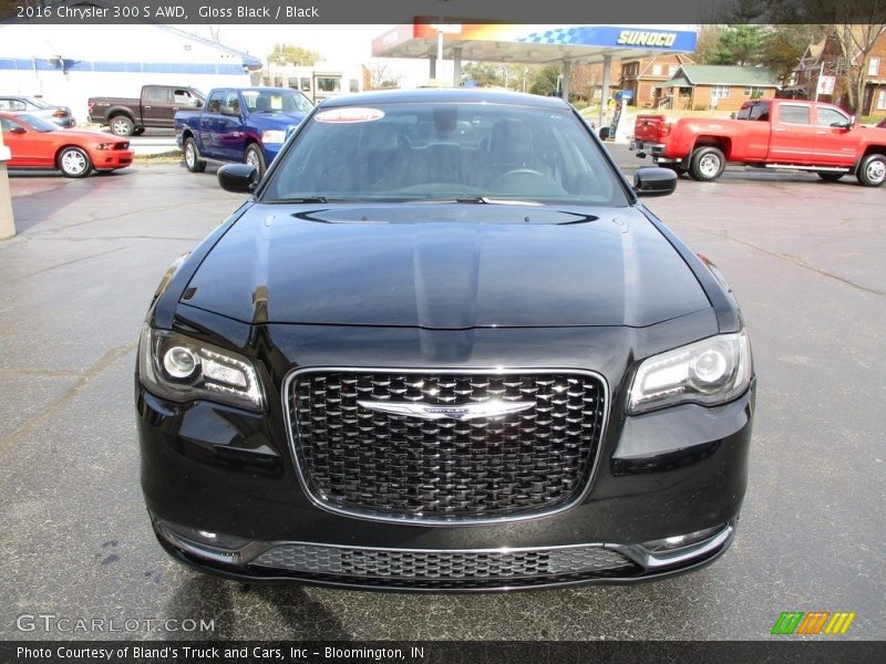 Gloss Black / Black 2016 Chrysler 300 S AWD