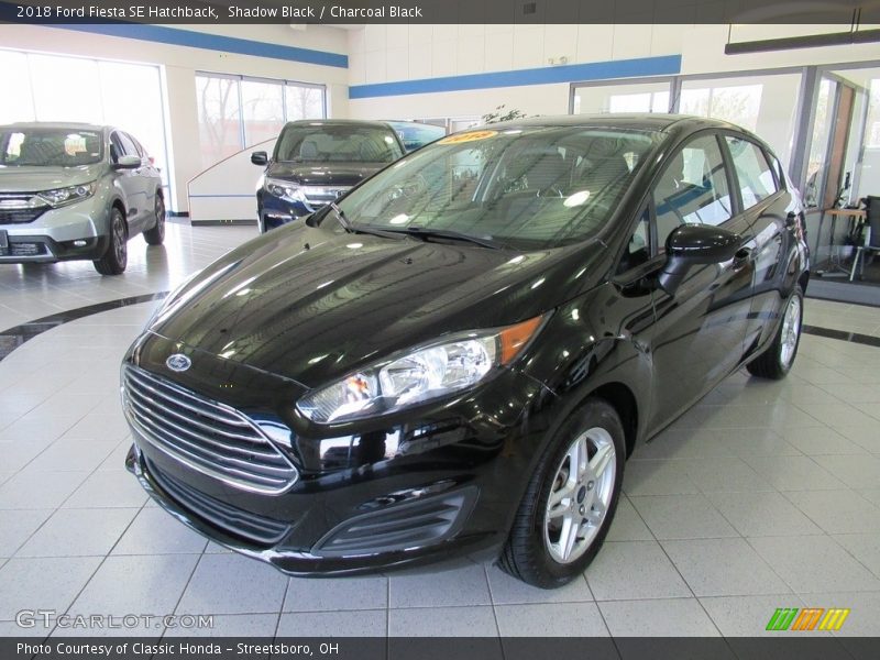 Front 3/4 View of 2018 Fiesta SE Hatchback