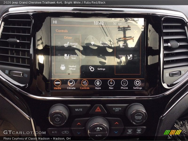 Controls of 2020 Grand Cherokee Trailhawk 4x4