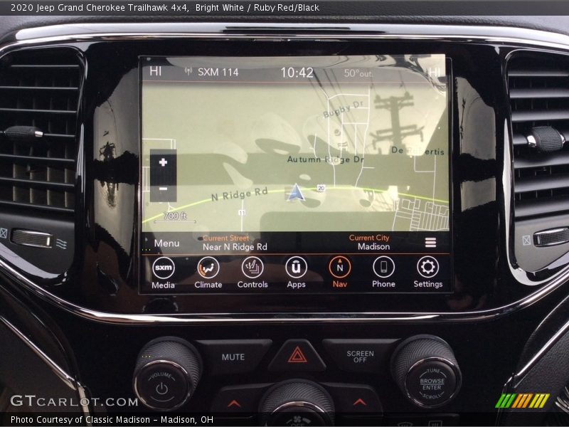 Navigation of 2020 Grand Cherokee Trailhawk 4x4