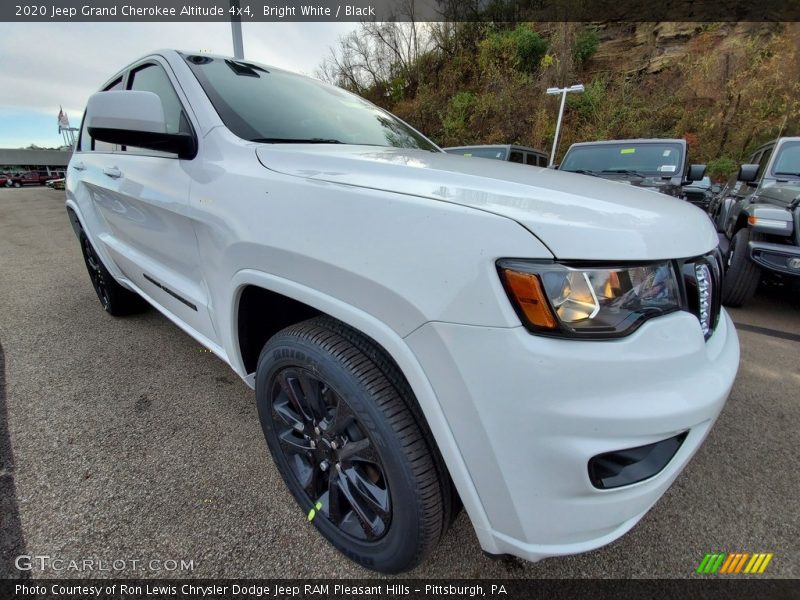 Bright White / Black 2020 Jeep Grand Cherokee Altitude 4x4