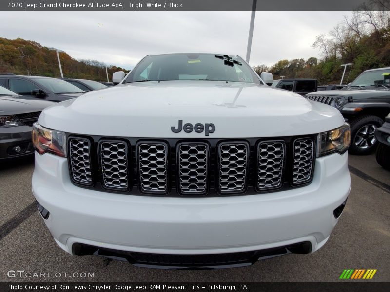 Bright White / Black 2020 Jeep Grand Cherokee Altitude 4x4